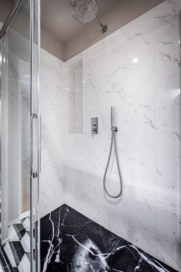 Hs4U Ricasoli Luxury Apartment Near Duomo N. 3 Florenz Exterior foto